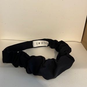 NWOT lululemon headband - black